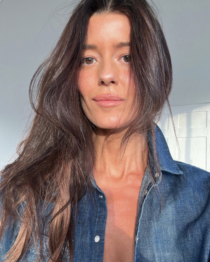 Chemise en jean brut + dbut de bronzage = le bon mix