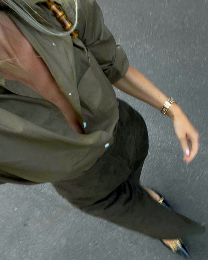 Oui au kaki trait en mode sensuel/citadin !