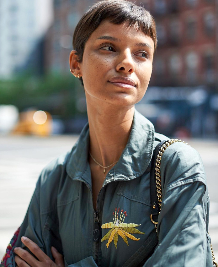 Oui aux broderies modifiant subtilement l'ADN d'un vtement utilitaire !