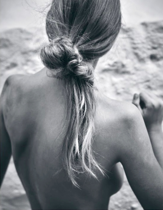 Envie de soleil qui habille la peau et d'eau de mer qui texture les cheveux...