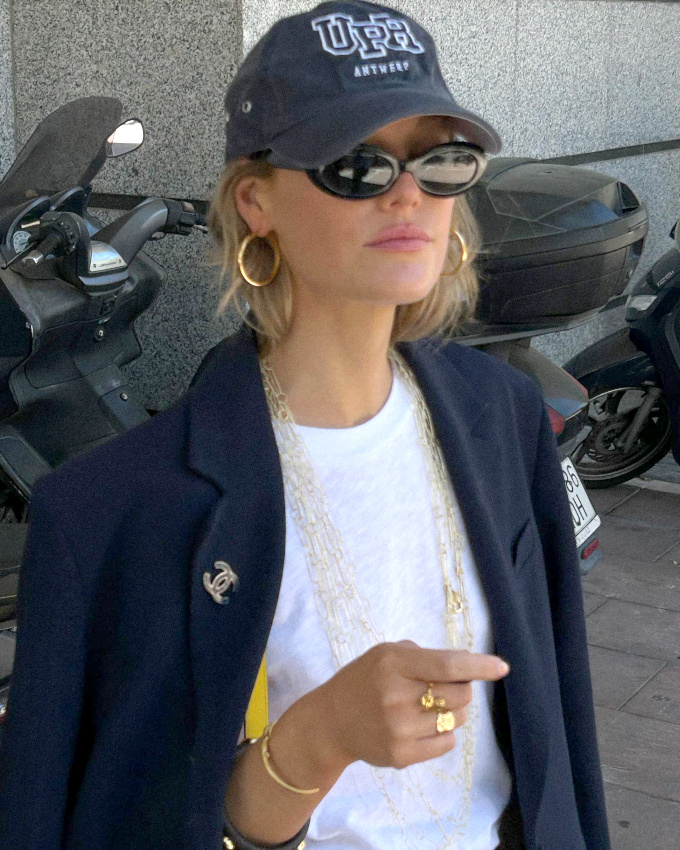 Rien de tel qu'un combo de couleurs classiques pour t�lescoper sereinement les styles !