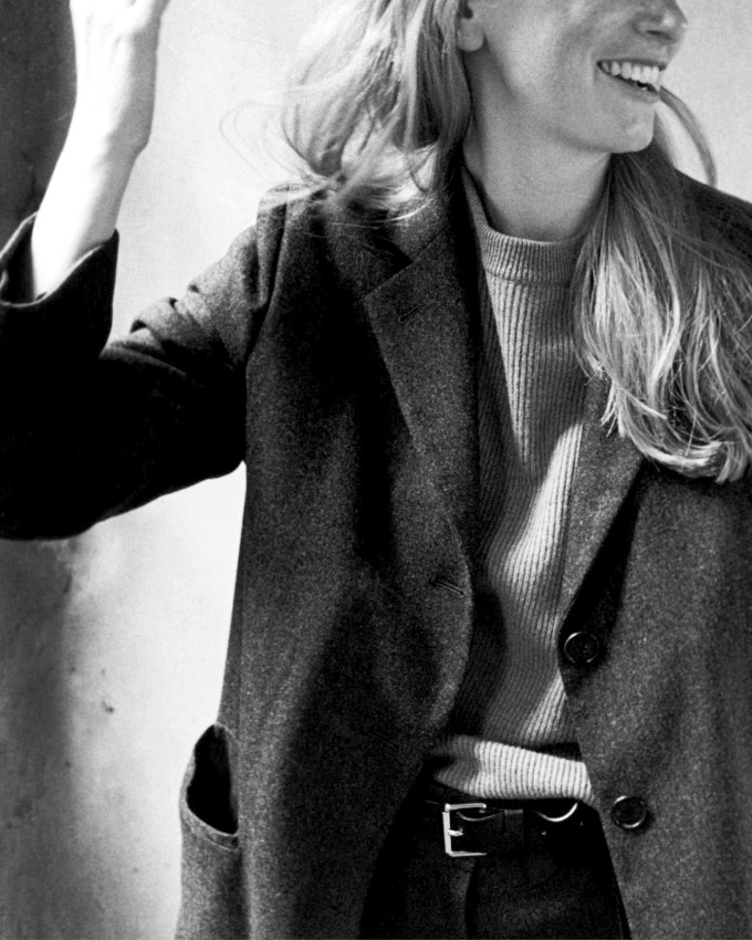 Blazer en drap de laine + pull en maille c�tel�e = le bon mix