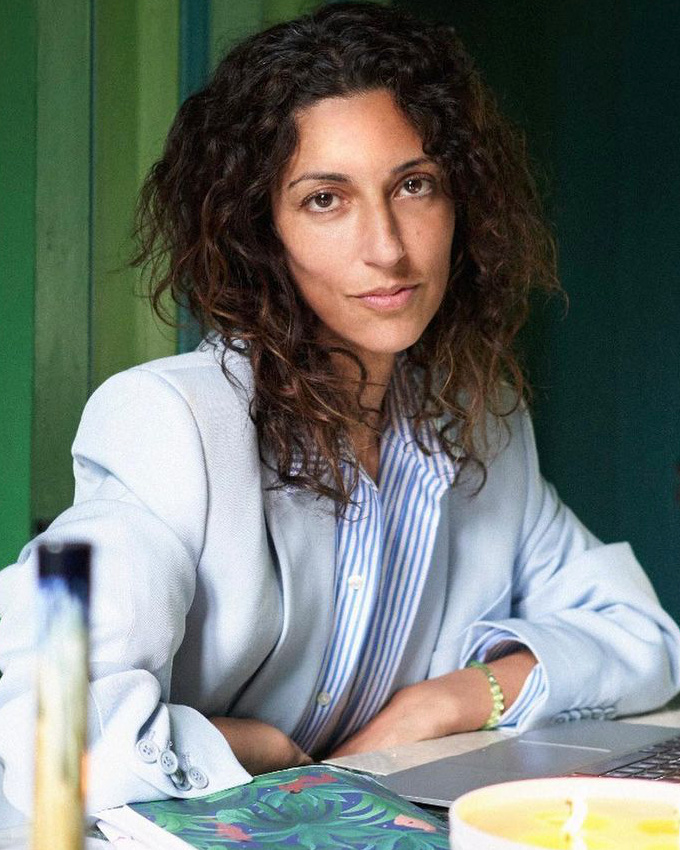 Rien de tel qu'une chemise ray�e pour accompagner un blazer sage !