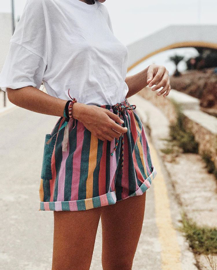 Wanted : un short trop grand  faire froncer sur la taille !