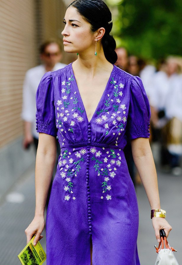 Mlant couleur vivifiante et raffinement estival, cette robe a tout bon !