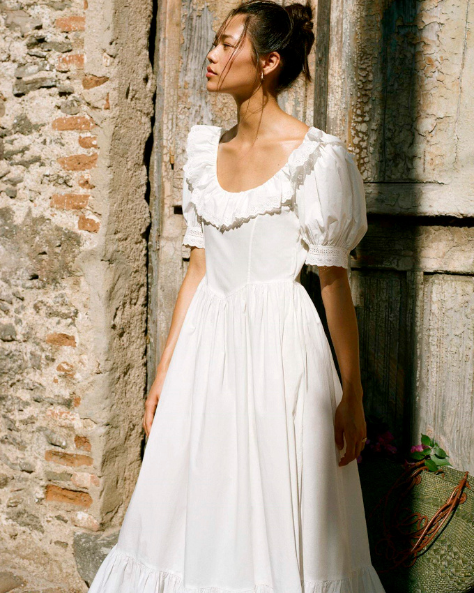 Robe romantique + naturel pur = le bon mix