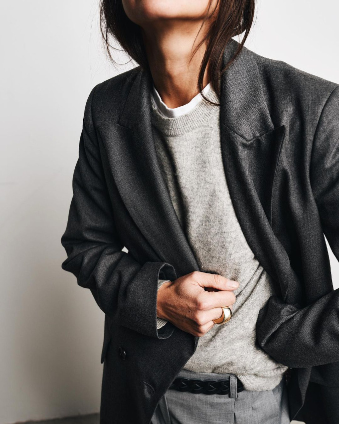 Oui au mix and match de gris relev d'une pointe de blanc !