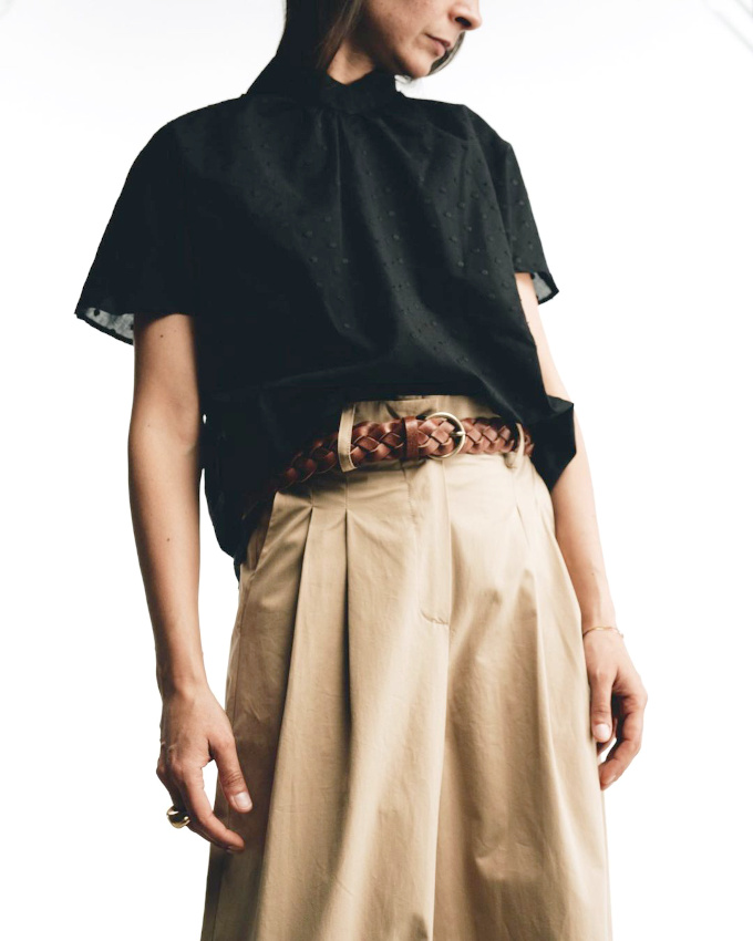 Rien de tel qu'une ceinture texture pour twister une toffe lisse !