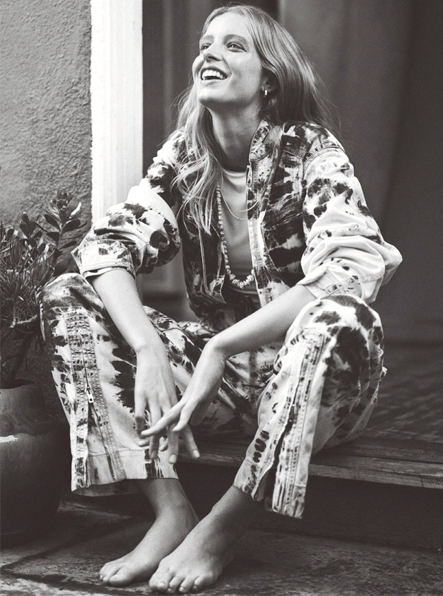 Port� avec d�sinvolture, l'ensemble imprim� gagne en d�sirabilit�