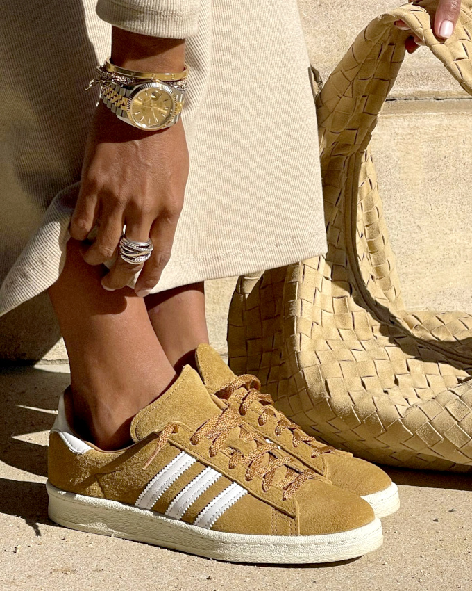 Oui au cama�eu de beiges accompagn� d'une touche d'or !