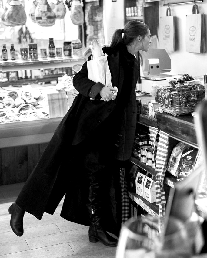 Quand la gr�ce transcende le v�tement, le lieu, les circonstances...