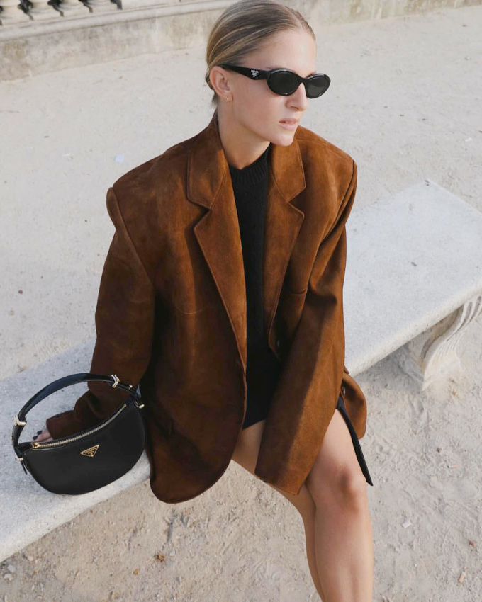 Marron lumineux + noir = le bon mix