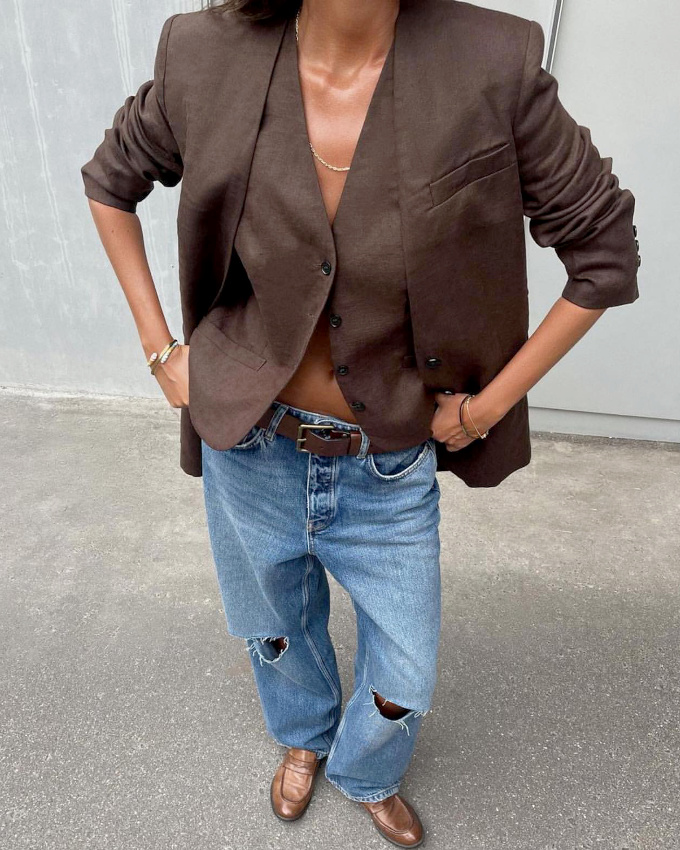 Trait� avec d�contraction, le complet veston gagne en d�sirabilit�