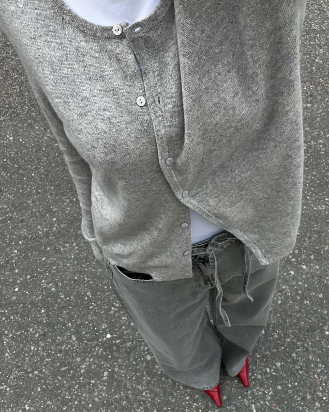 Rien de tel qu'une touche de rouge pour booster un cama�eu de gris !