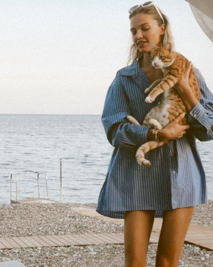 Rayures verticales bleues + t�chet� l�opard = le bon mix