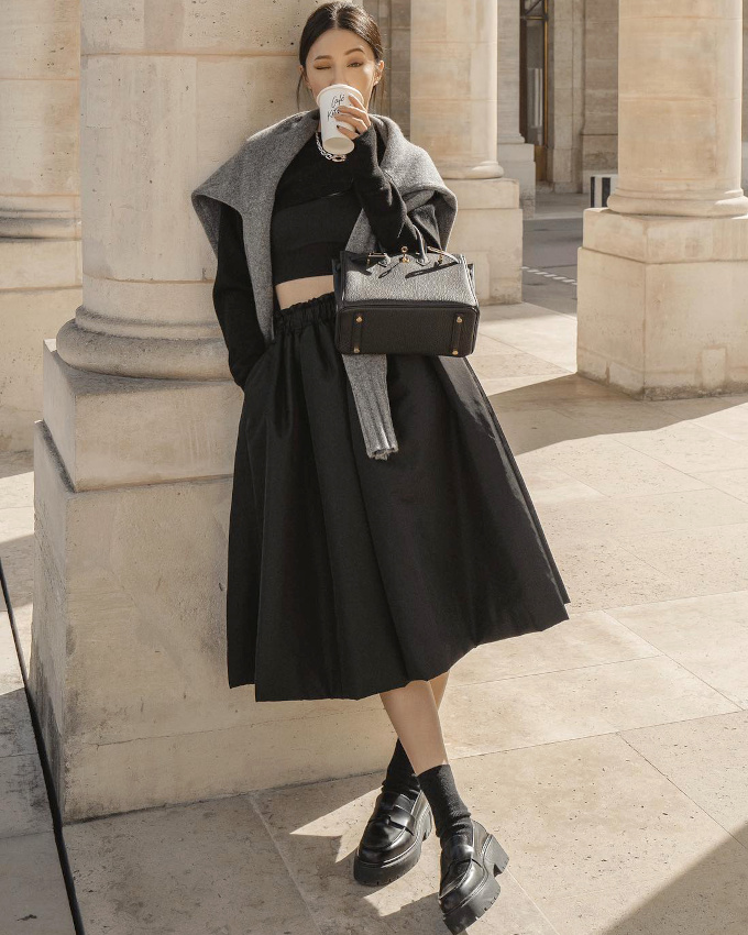 Revu en mode adulte, le style �coli�re gagne en impact