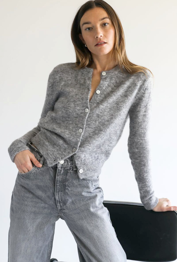 Oui au cardigan port  mme la peau !