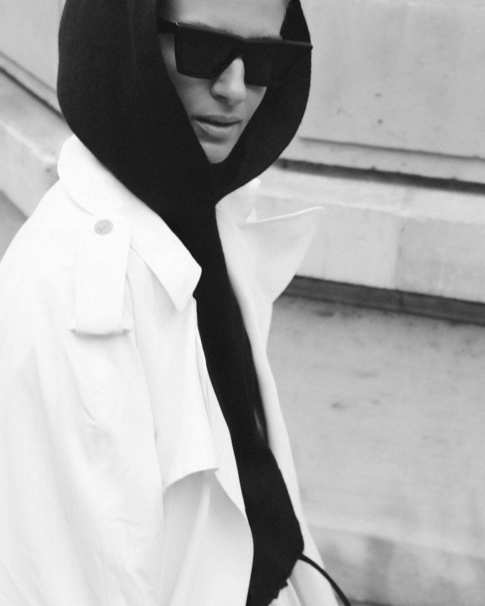 Le sweat  capuche, le meilleur ami du trench ?