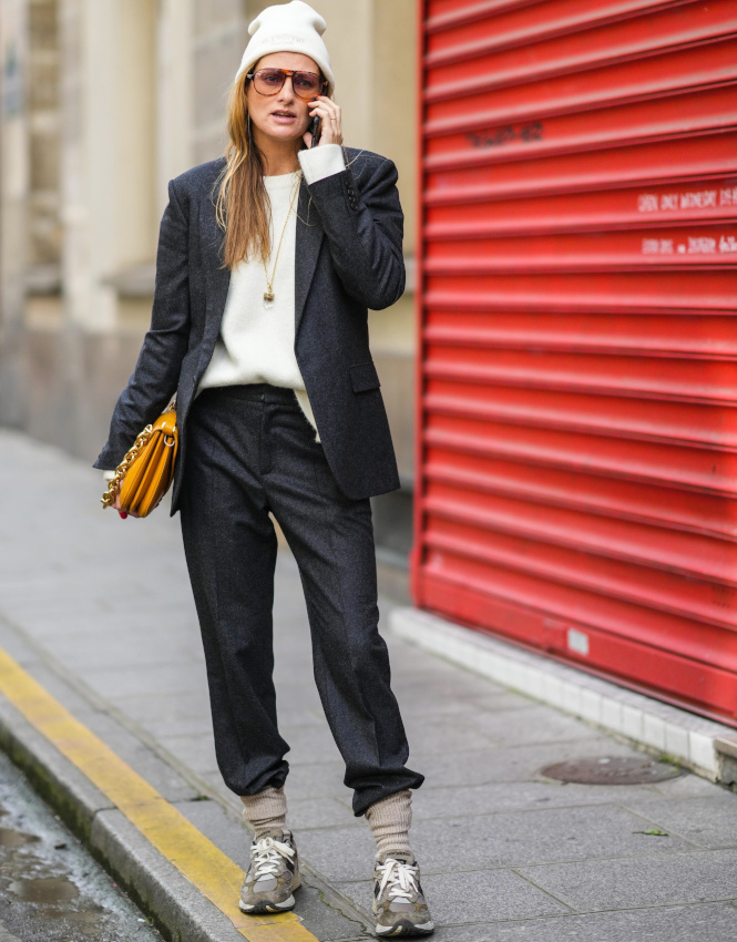 Pour ou contre le pantalon de costume gliss dans les chaussettes ?