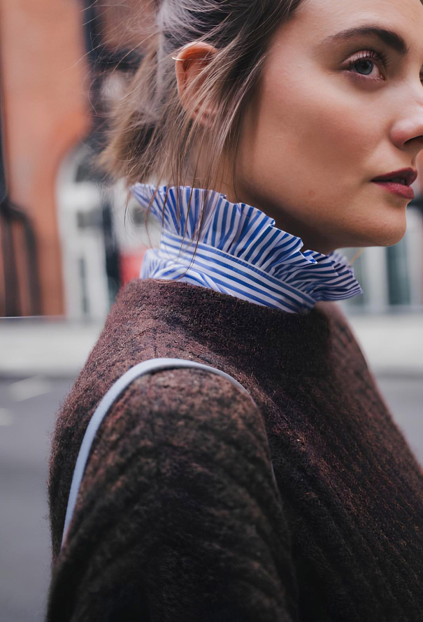 Col volant + pull unisexe = le bon mix