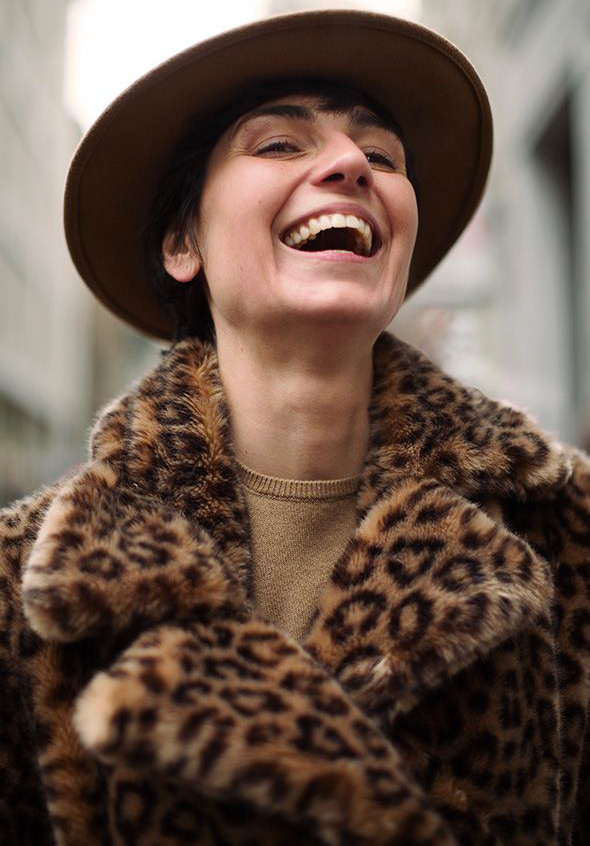 Oui au lopard trait avec bonne humeur et une touche de classicisme !