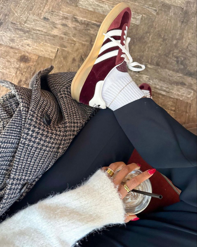 Wanted : une paire de baskets bordeaux !