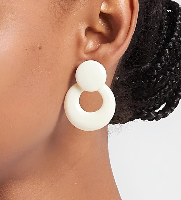 Boucles d'oreilles rondes blanches