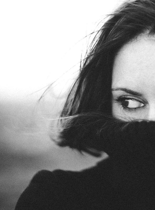 Col roul� r�glisse + regard soulign� de noir = le bon mix