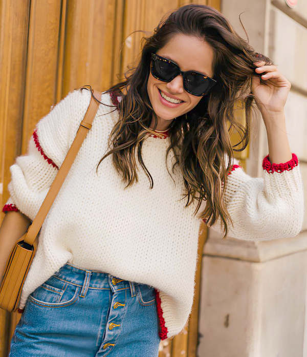 Pull blanc loose