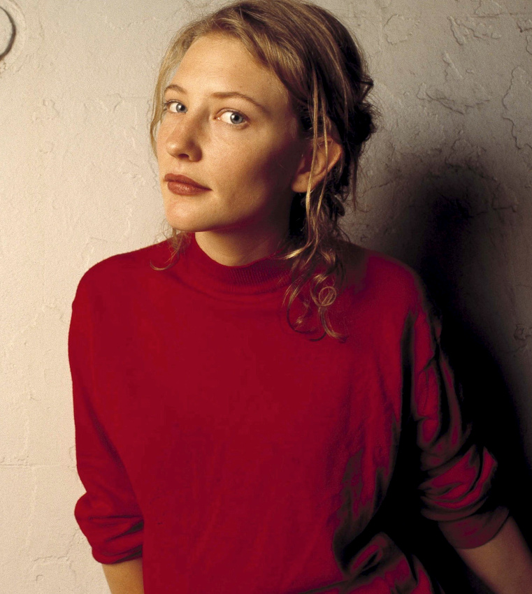 Le pouvoir exhausteur de charme du pull rouge...