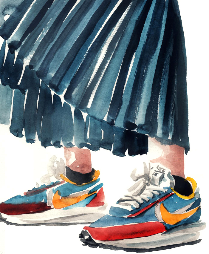 Oui au duo sneakers originales/jupe midi pliss�e !