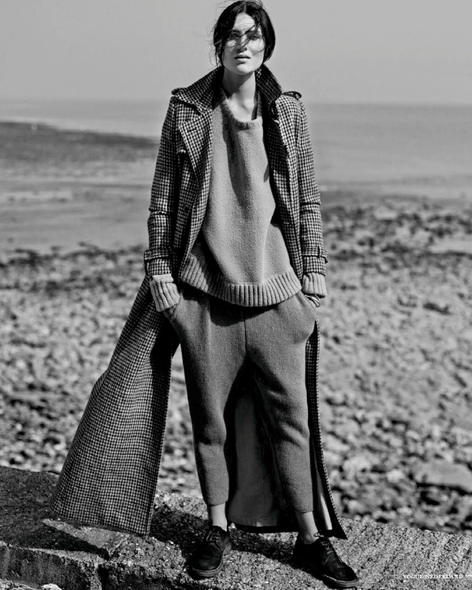 Pardessus + ensemble en maille = le bon mix