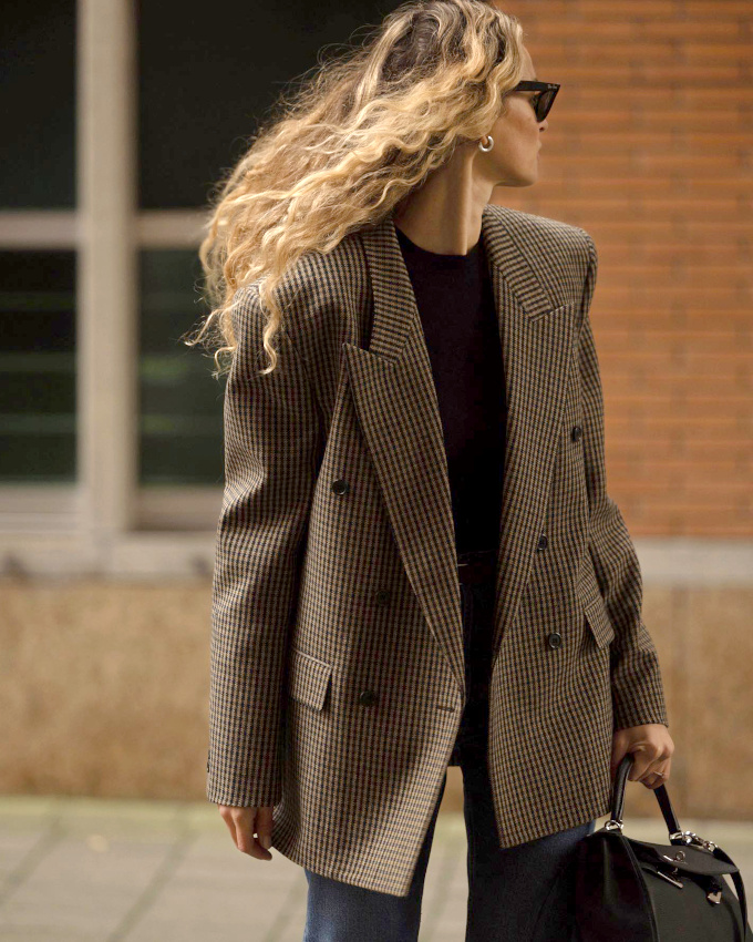 Tr�s envie de blazer structur� � porter de mani�re casual/minimaliste...