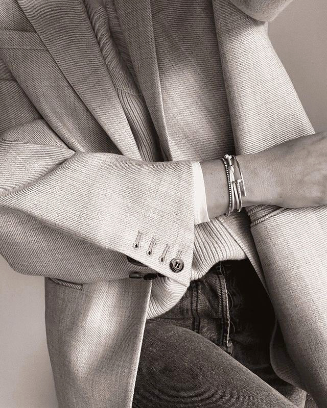 Oui au duo pull douillet/blazer un peu grand !