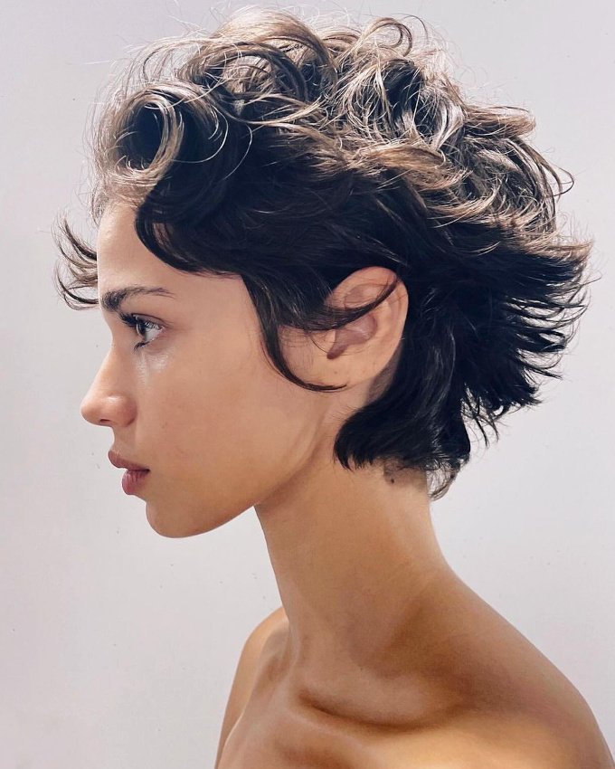 Oui � la coupe courte follement �bouriff�e !