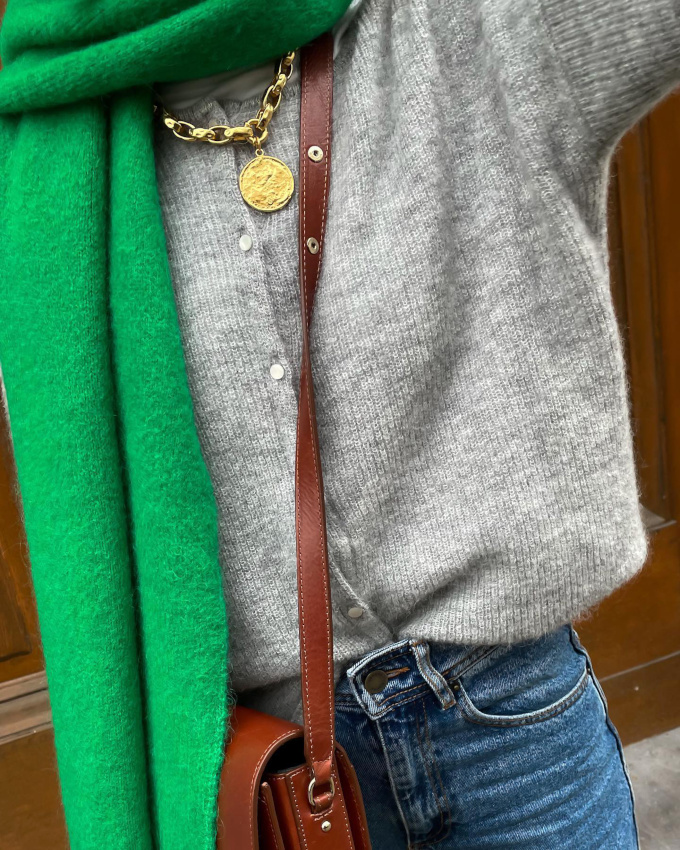 Vert gazon + gris clair + jean  peine dlav + cuir marron = le bon mix