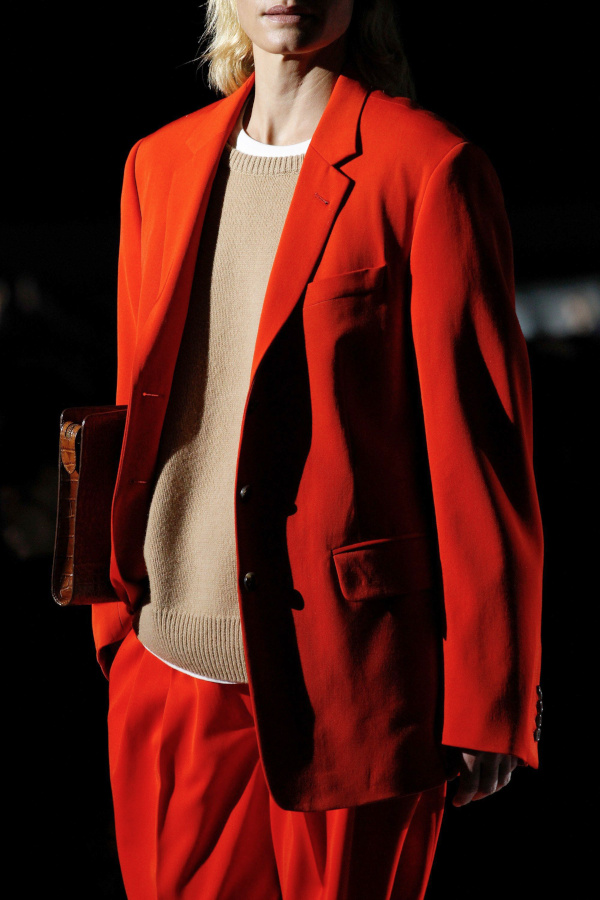 Oui au costume dclin dans une tonalit vitamine !