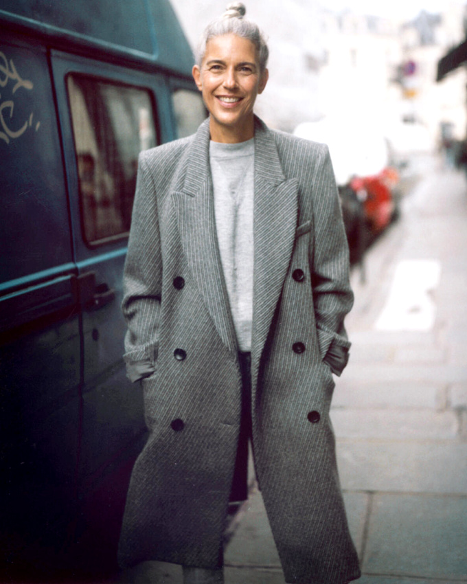 Faire de ses cheveux gris un atout... tout un art !