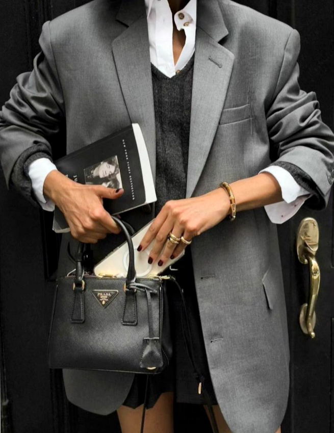 Oui au blazer trop grand port sur une micro longueur !