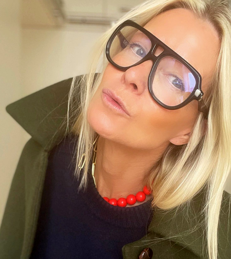 Kaki + bleu marine + rouge = le bon mix