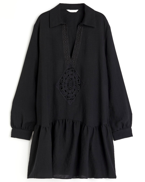 Robe noire avec dentelle