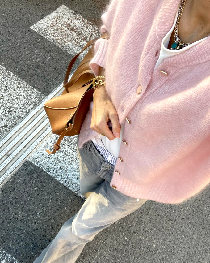 Oui au rose duveteux mix  un zeste de rayures bleues !