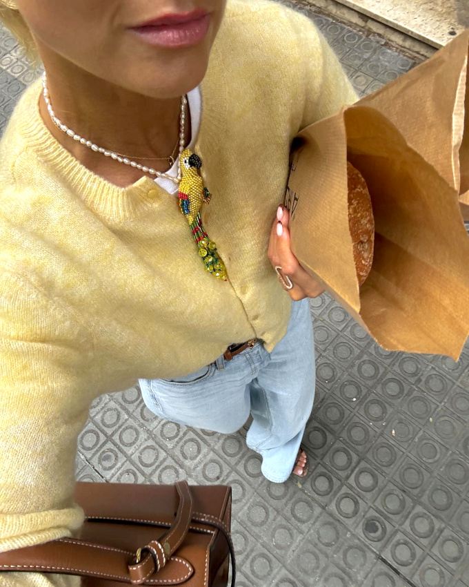 Rien de tel qu'une touche d'audace patine par un look casual printanier !