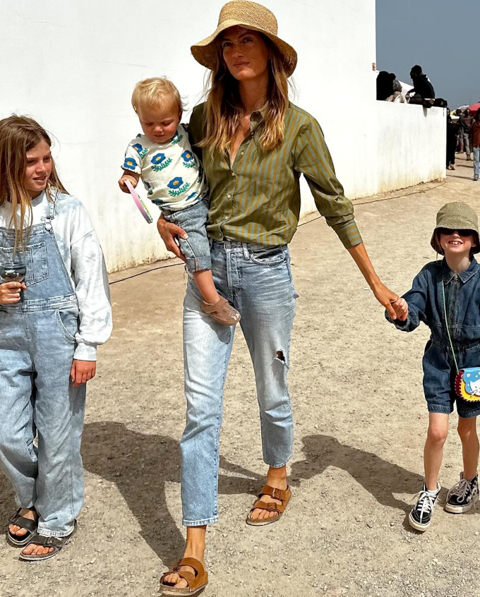 Chapeau de paille + chemise kaki + jean 7/8 dlav + Arizona fauve = le bon mix