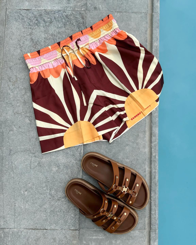 Oui aux shorts aux allures de chemise hawaenne !