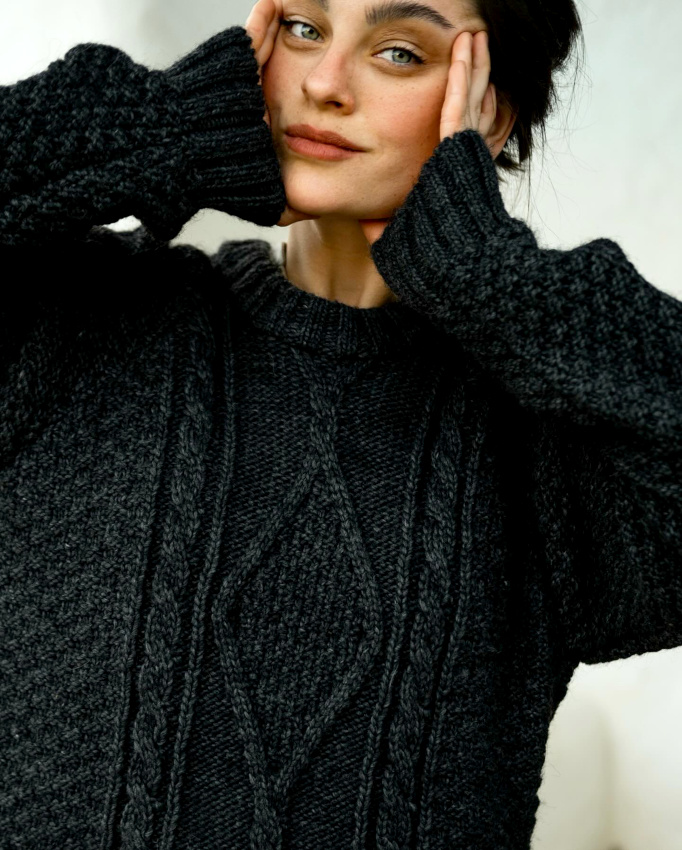 Oui au pull irlandais dclin en gris anthracite !