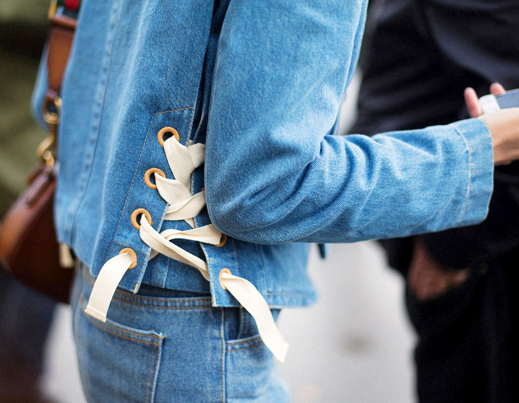 Oui au total look jean gay de dtails bien penss !