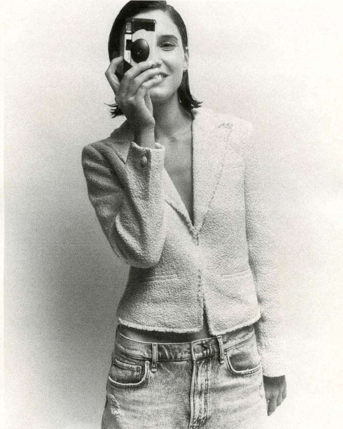 Veste chic et courte + jean large taille basse = le bon mix