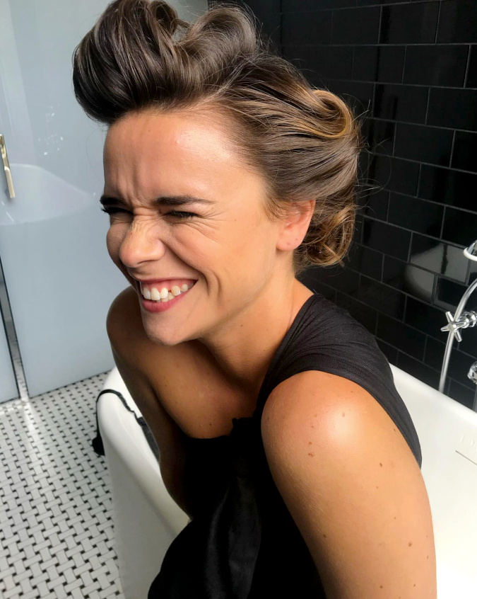 Coiffure glamour + fou rire = le bon mix