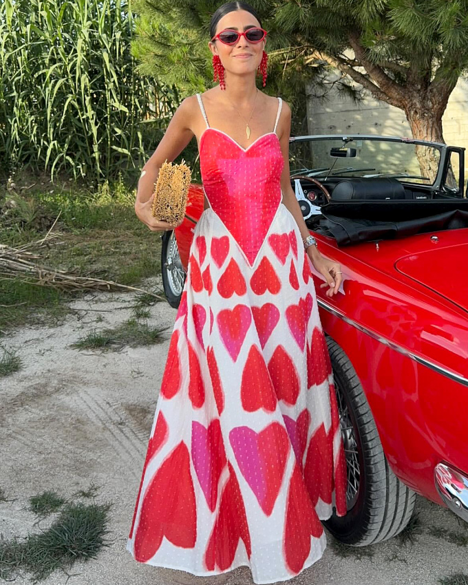 Oui aux tenues de princesse gorges d'espiglerie !